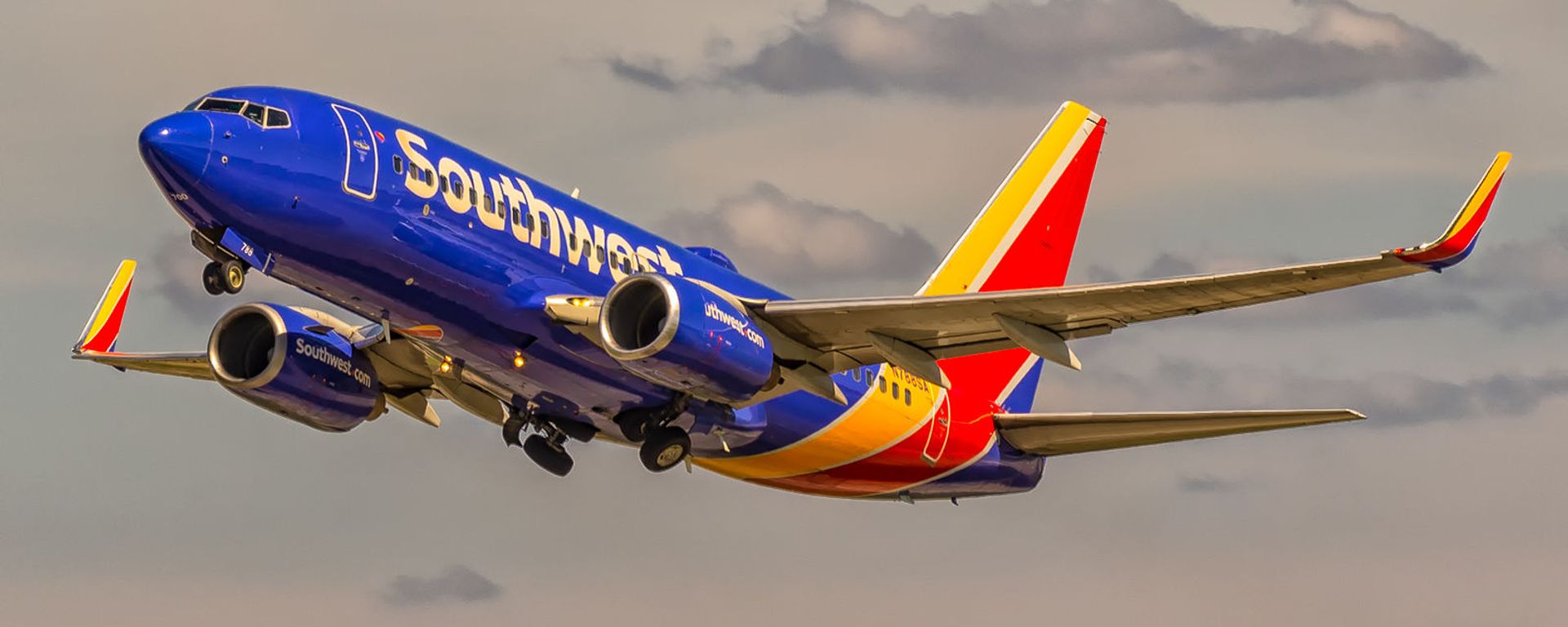 N788SA - Boeing 737-7H4 - Southwest Airlines - Sputnik International, 1920, 27.12.2022
