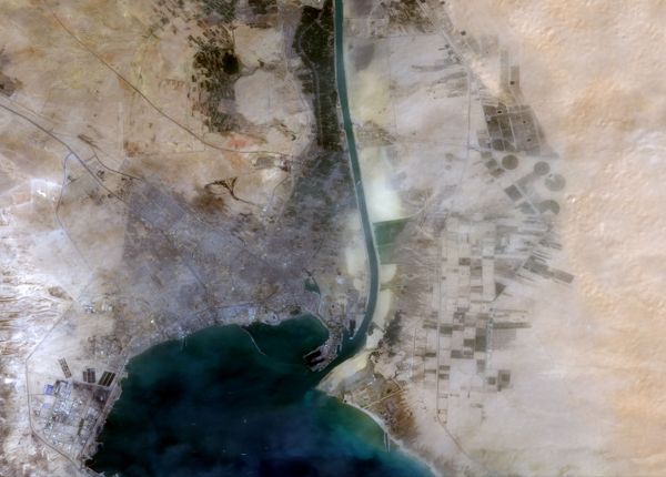 Major Inconvenience: Behold Ever Given, The Ship Blocking Suez Canal - Sputnik International