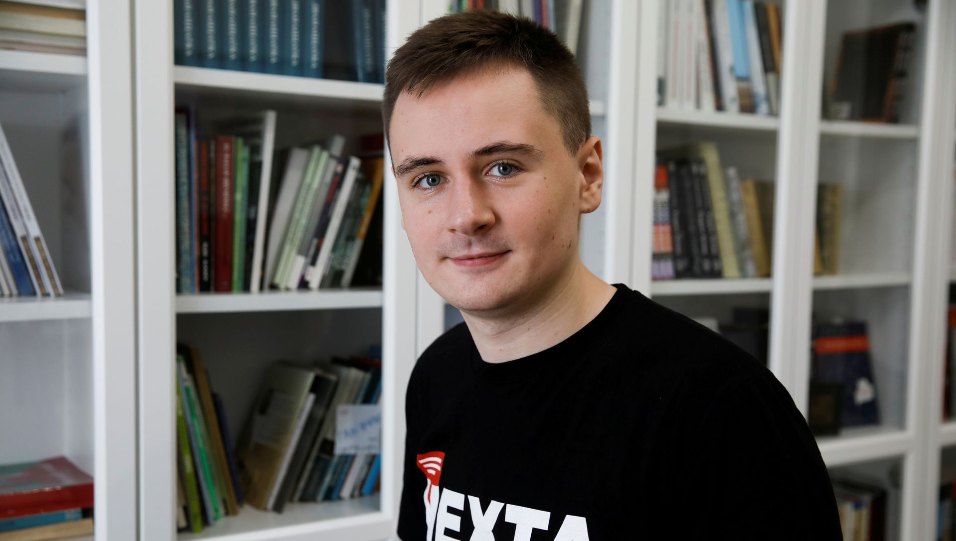Warsaw-based Belarusian blogger Stsiapan Putsila, known under the pseudonym NEXTA, poses during an interview with Reuters, in Warsaw, Poland August 28, 2020 Warsaw-based Belarusian blogger Stsiapan Putsila, known under the pseudonym NEXTA, poses during an interview with Reuters, in Warsaw, Poland August 28, 2020 - Sputnik International, 1920, 27.03.2021