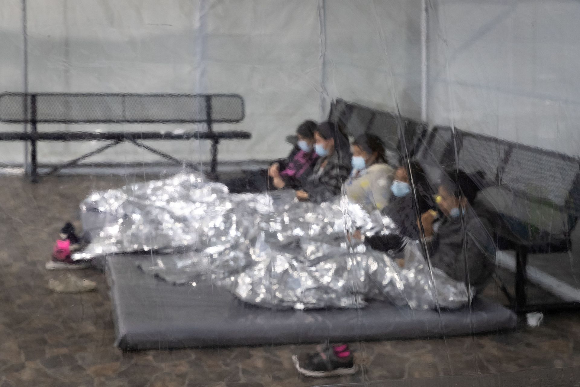 US Gov't Reportedly Plans to Release More Migrants Into Country Amid Exhaustion of Border Personnel - Sputnik International, 1920, 23.04.2021