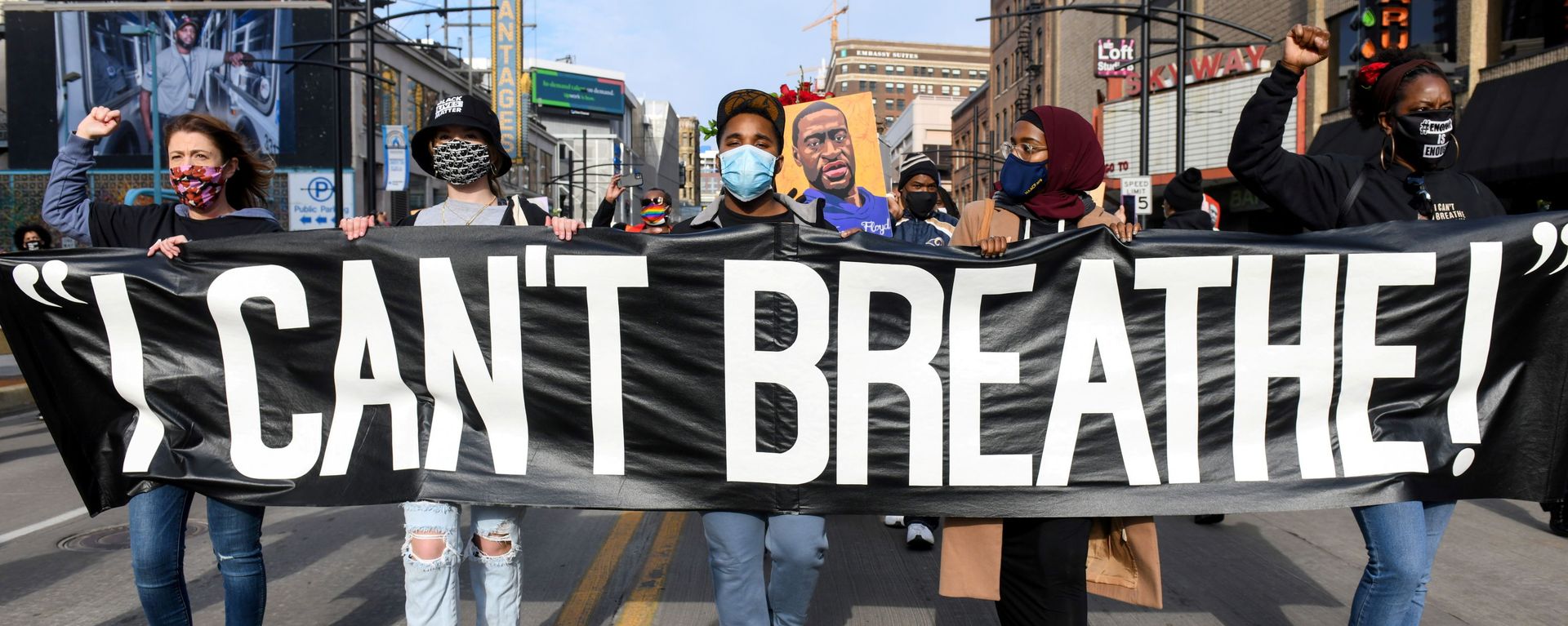 Protesters march through downtown Minneapolis during the I Can't Breathe Silent March for Justice a day before jury selection is scheduled to begin for the trial of Derek Chauvin, the former Minneapolis policeman accused of killing George Floyd, in Minneapolis, Minnesota, 7 March 2021. Protesters march through downtown Minneapolis during the I Can't Breathe Silent March for Justice a day before jury selection is scheduled to begin for the trial of Derek Chauvin, the former Minneapolis policeman accused of killing George Floyd, in Minneapolis, Minnesota, 7 March 2021. - Sputnik International, 1920, 29.03.2021