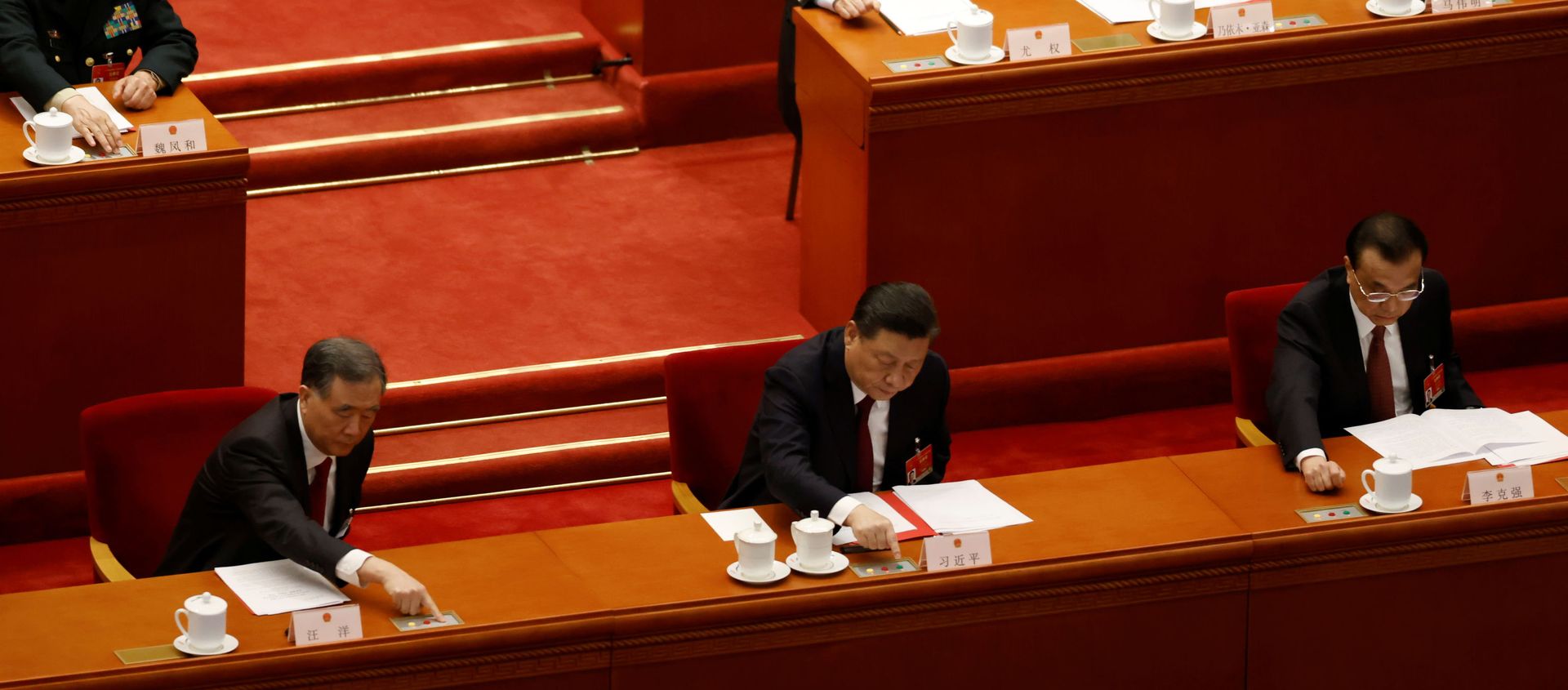 Chinese President Xi Jinping and other leaders cast their votes on Hong Kong electoral reform at the closing session of the National People's Congress (NPC) at the Great Hall of the People in Beijing, China March 11, 2021 Chinese President Xi Jinping and other leaders cast their votes on Hong Kong electoral reform at the closing session of the National People's Congress (NPC) at the Great Hall of the People in Beijing, China March 11, 2021 - Sputnik International, 1920, 30.03.2021