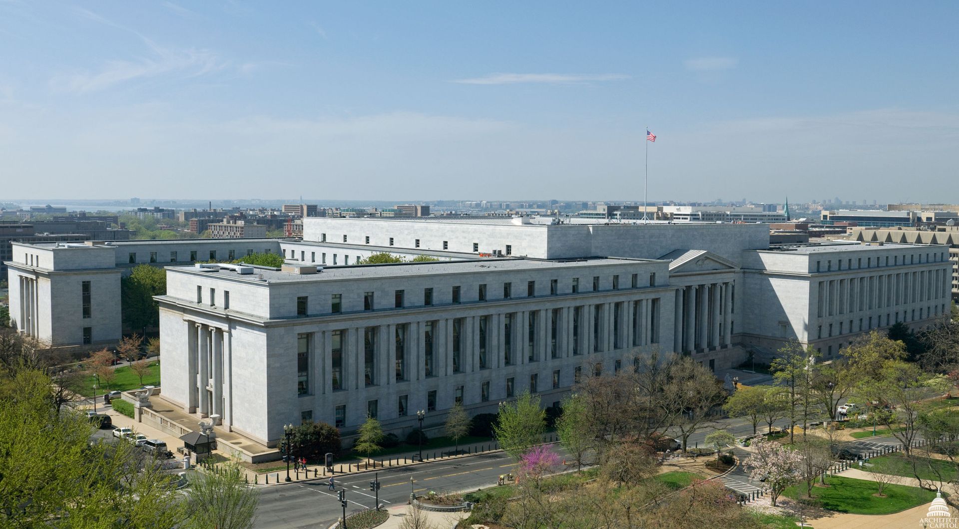 Capitol Hill Offices Given 'All Clear' as US Police Continue to Investigate 'Suspicious Package'  - Sputnik International, 1920, 31.03.2021
