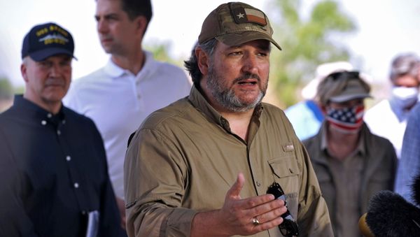Texas Senator Ted Cruz and other members of a Republican delegation attend a press conference after a tour around a section of the U.S.-Mexico border on a Texas Highway Patrol vessel in Mission, Texas, U.S., March 26, 2021. - Sputnik International