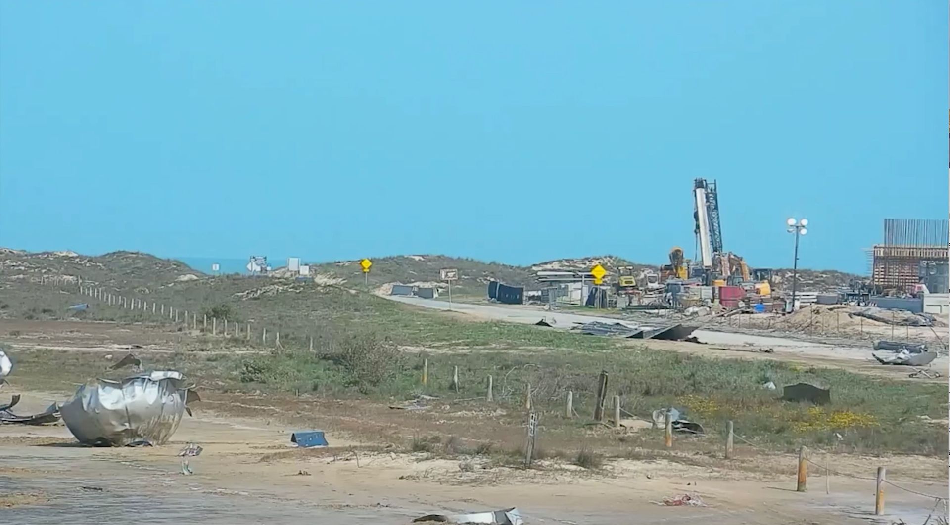 Photos: Naturalists Fret After SpaceX’s Rocket Explosion Litters Nearby Wetland With Debris Photos: Naturalists Fret After SpaceX’s Rocket Explosion Litters Nearby Wetland With Debris - Sputnik International, 1920, 01.04.2021