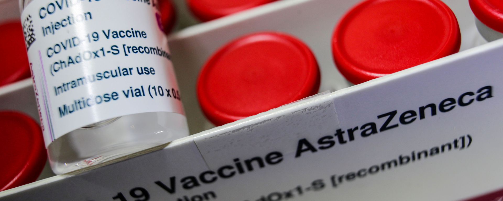 A vial with the AstraZeneca's coronavirus disease (COVID-19) vaccine is pictured in Berlin, Germany, March 16, 2021.  - Sputnik International, 1920, 02.04.2021