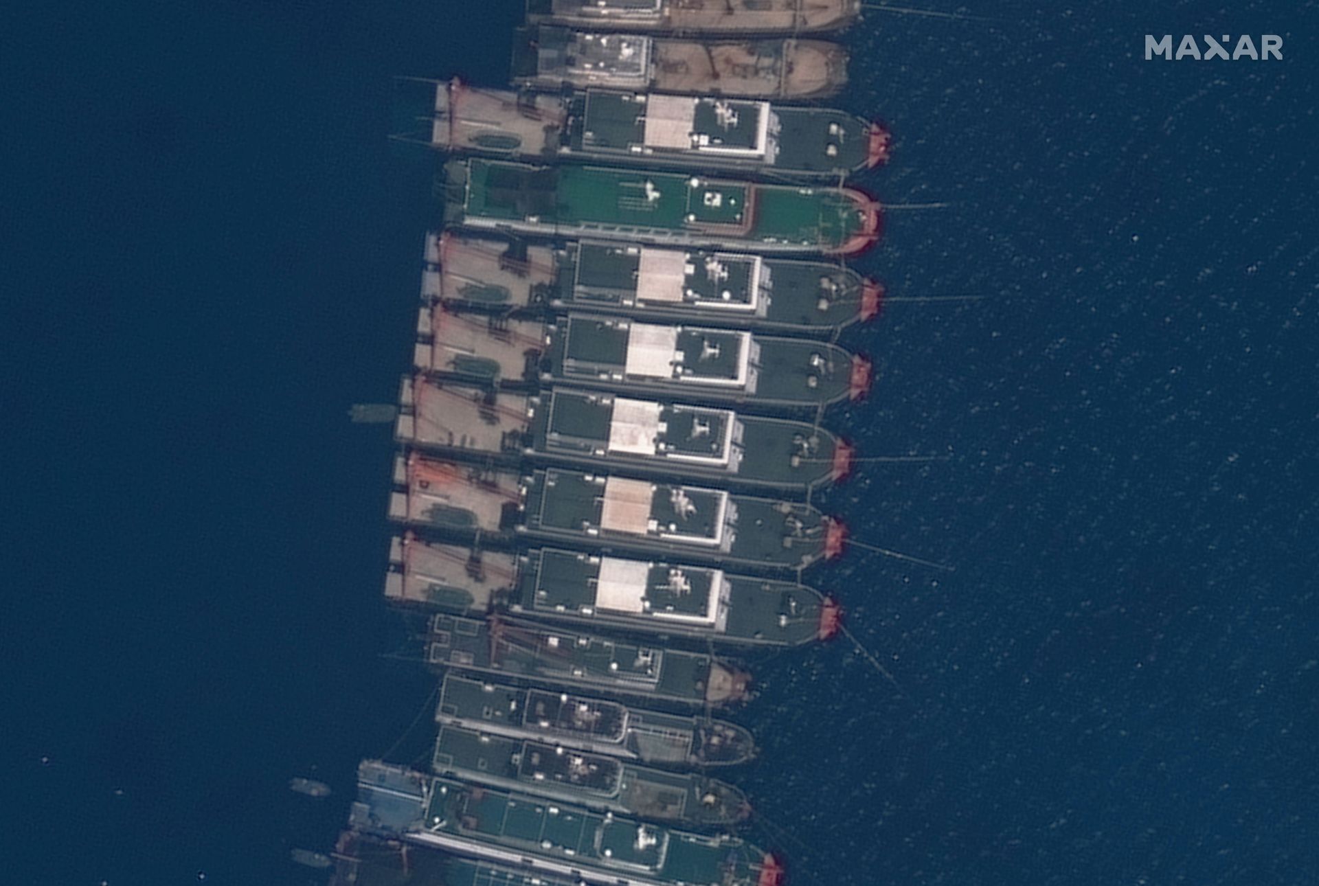 Chinese, US Navies Hold Dueling Carrier Drills in Seas Off China’s Coast Chinese, US Navies Hold Dueling Carrier Drills in Seas Off China’s Coast - Sputnik International, 1920, 06.04.2021