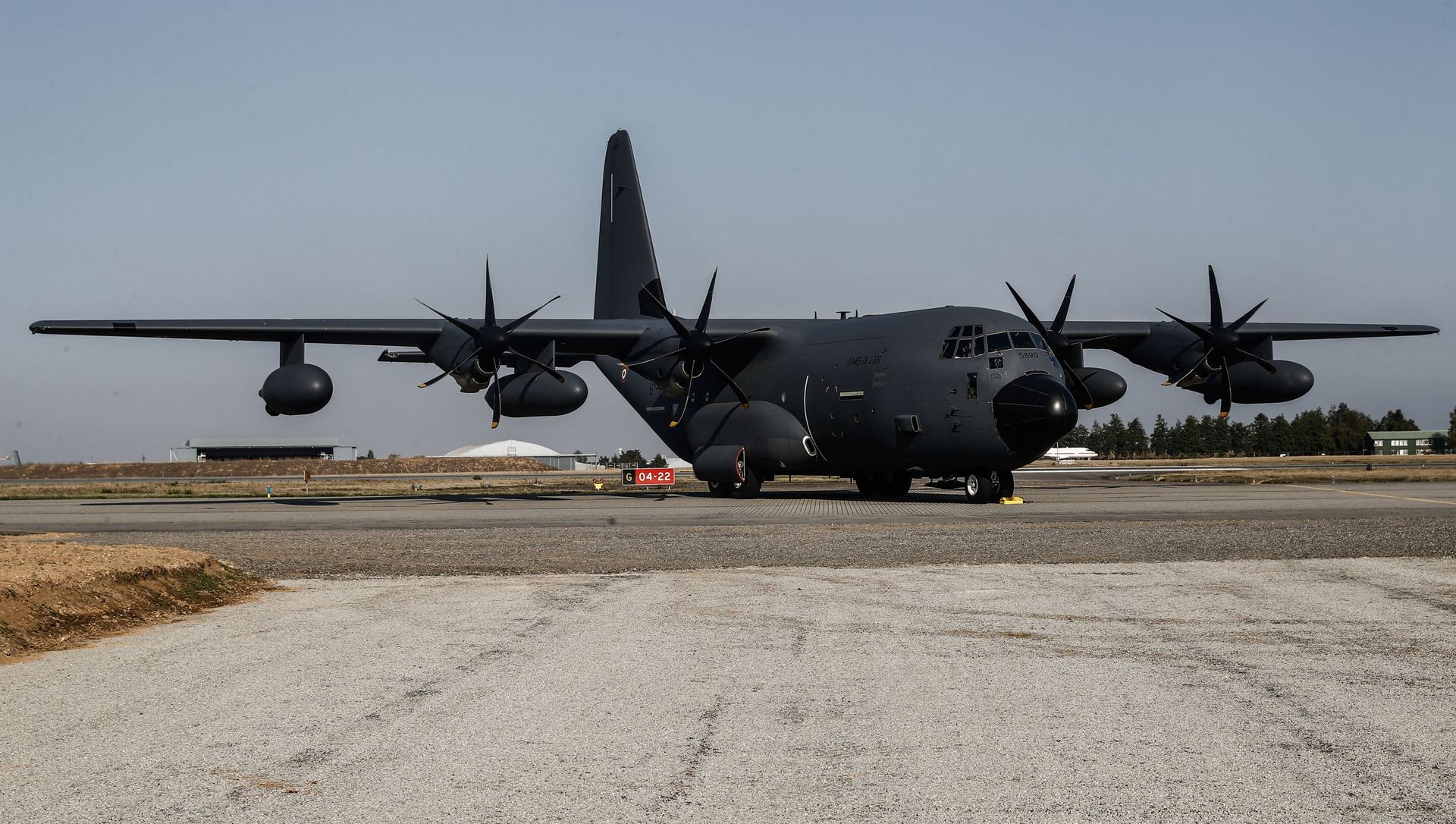 US Military Transport Aircraft C-130J Spotted in Kiev US Military Transport Aircraft C-130J Spotted in Kiev - Sputnik International, 1920, 02.04.2021