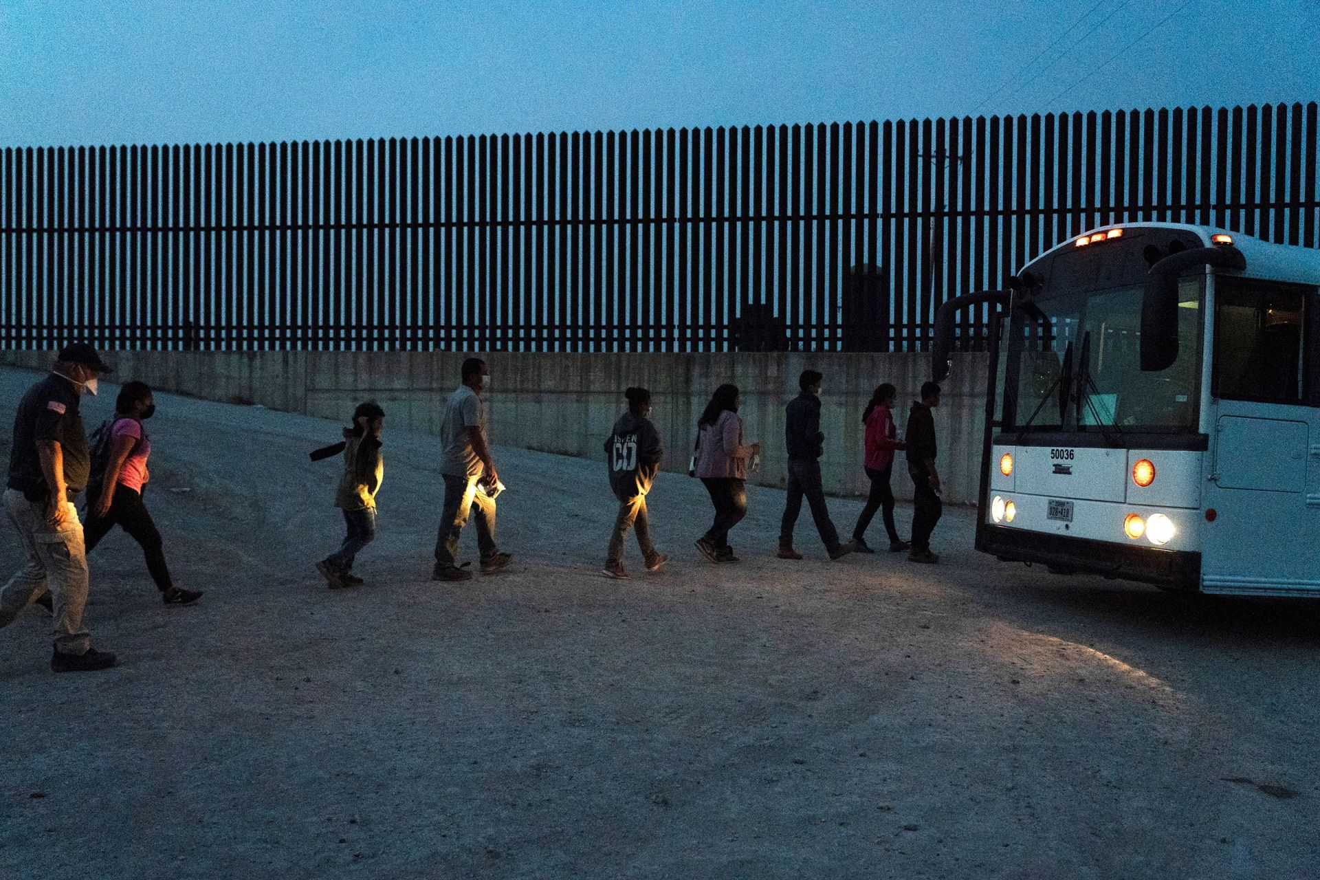 Pentagon Approves Third Army Base to House Migrant Children Amid Warnings of ‘Humanitarian Disaster’ - Sputnik International, 1920, 04.04.2021