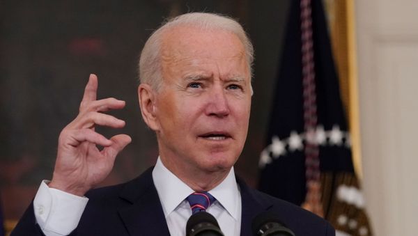 U.S. President Joe Biden delivers remarks on the Department of Labor's March jobs report from the State Dining Room at the White House in Washington, D.C., U.S.,  April 2, 2021. REUTERS/Erin Scott - Sputnik International