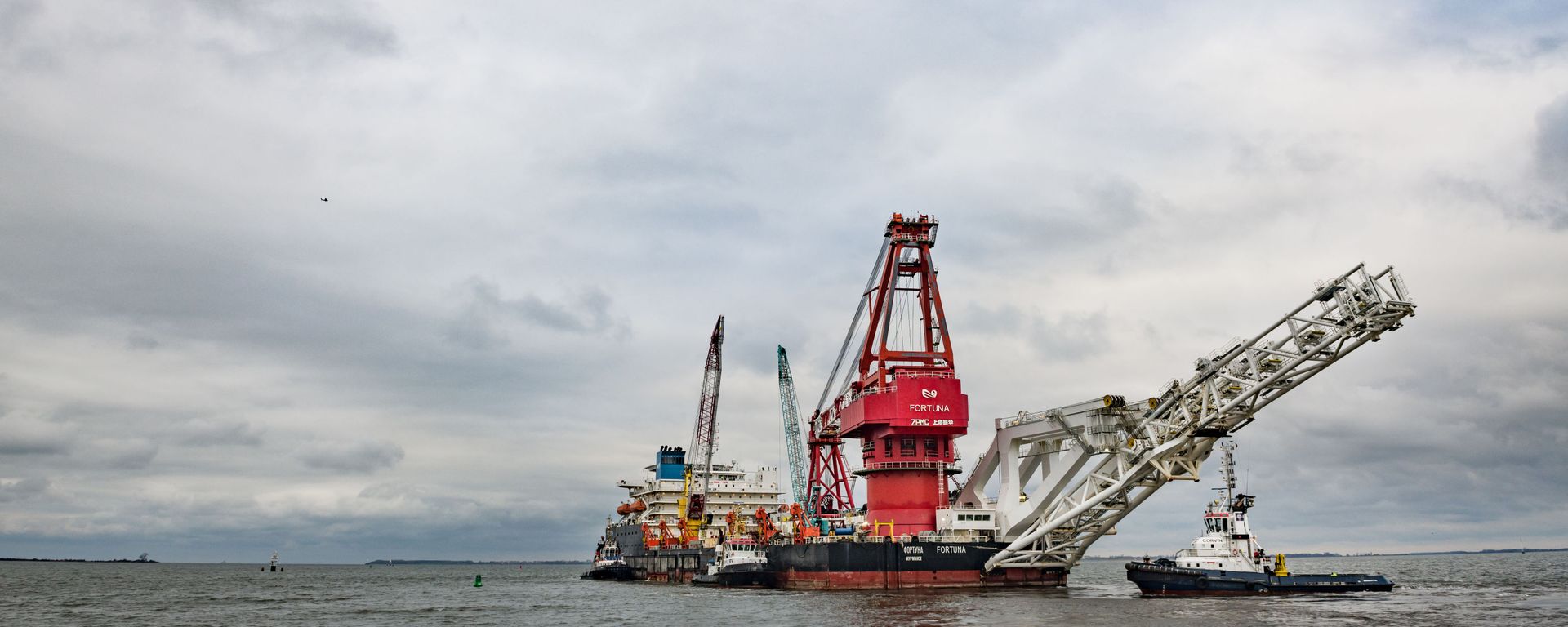 Pipe-laying vessel Fortuna leaves the port of Wismar to work on Nord Stream 2 construction - Sputnik International, 1920, 04.05.2021