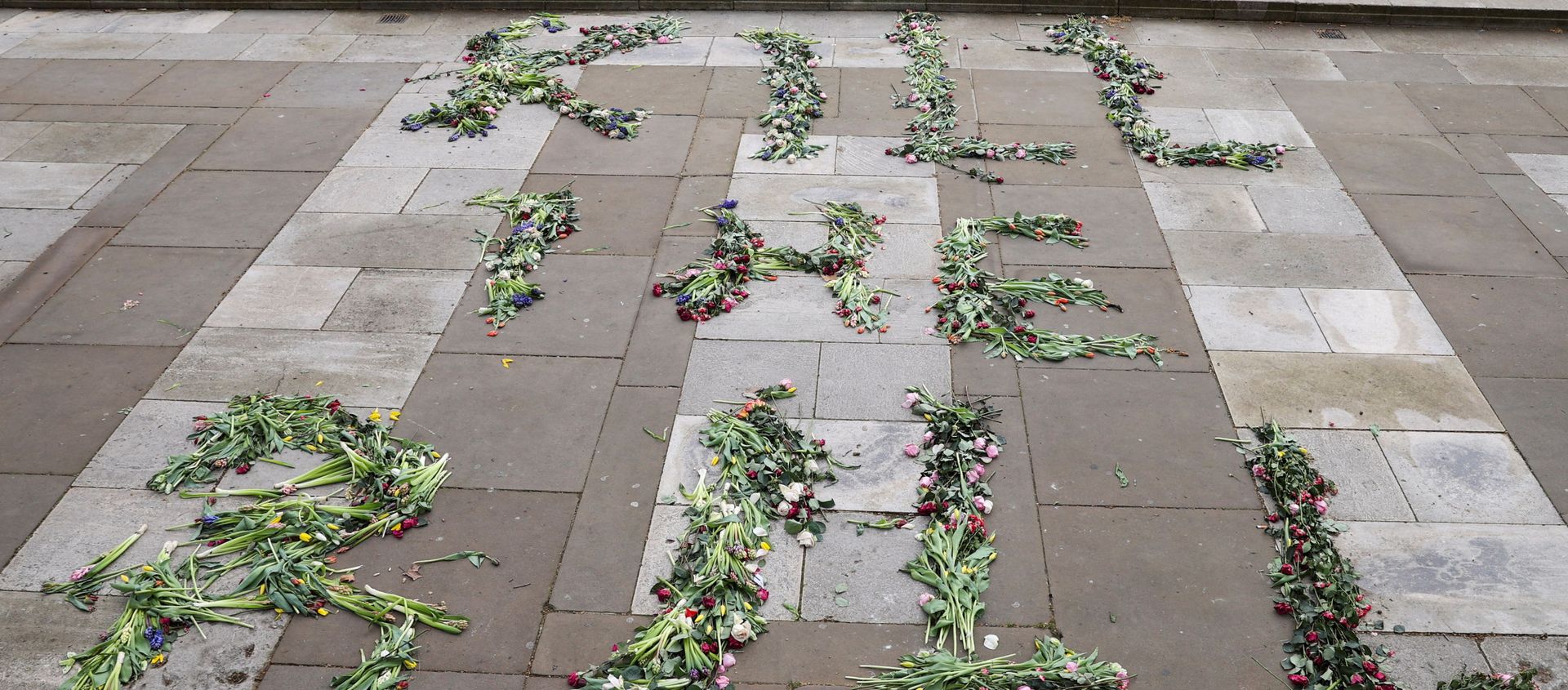Flowers that spell out the word Kill the Bill are seen on the floor on Parliament Square in London, Britain, March 17, 2021. Flowers that spell out the word Kill the Bill are seen on the floor on Parliament Square in London, Britain, March 17, 2021. - Sputnik International, 1920, 03.04.2021
