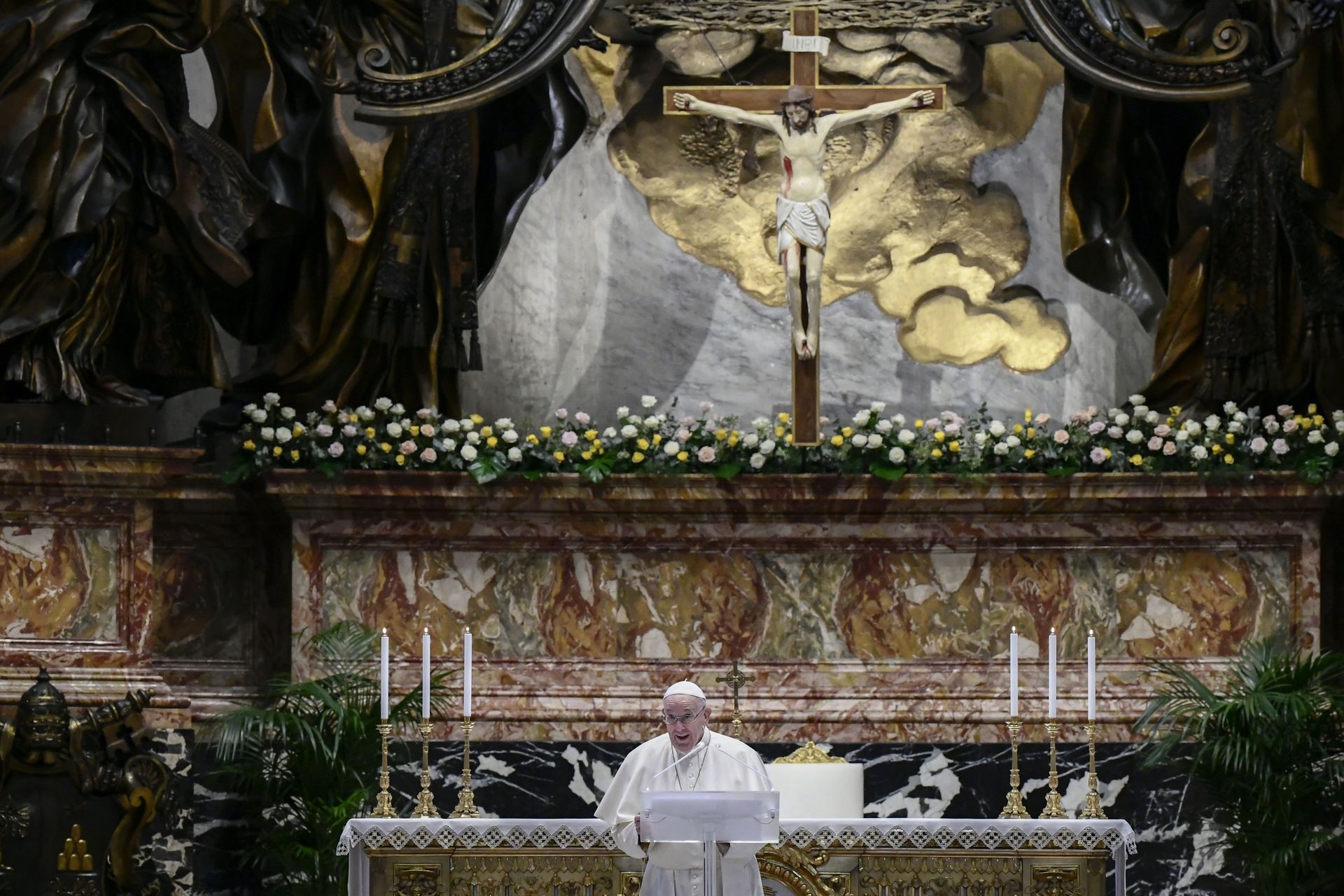 Easter Sunday Mass: Pope Denounces Raging Armed Conflicts in World as 'Scandalous' Easter Sunday Mass: Pope Denounces Raging Armed Conflicts in World as 'Scandalous' - Sputnik International, 1920, 04.04.2021