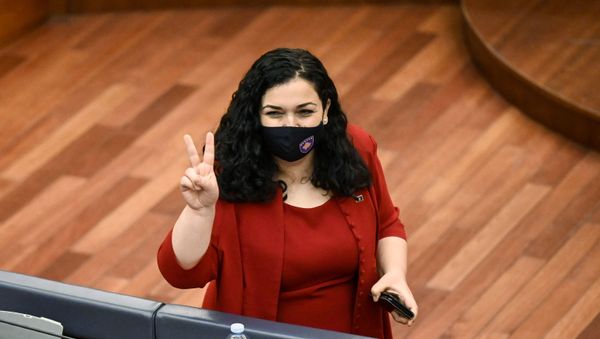 Candidate for the President of Kosovo Vjosa Osmani arrives for a parliament session to elect the new Kosovo's President in Pristina on April 3, 2021.  - Sputnik International