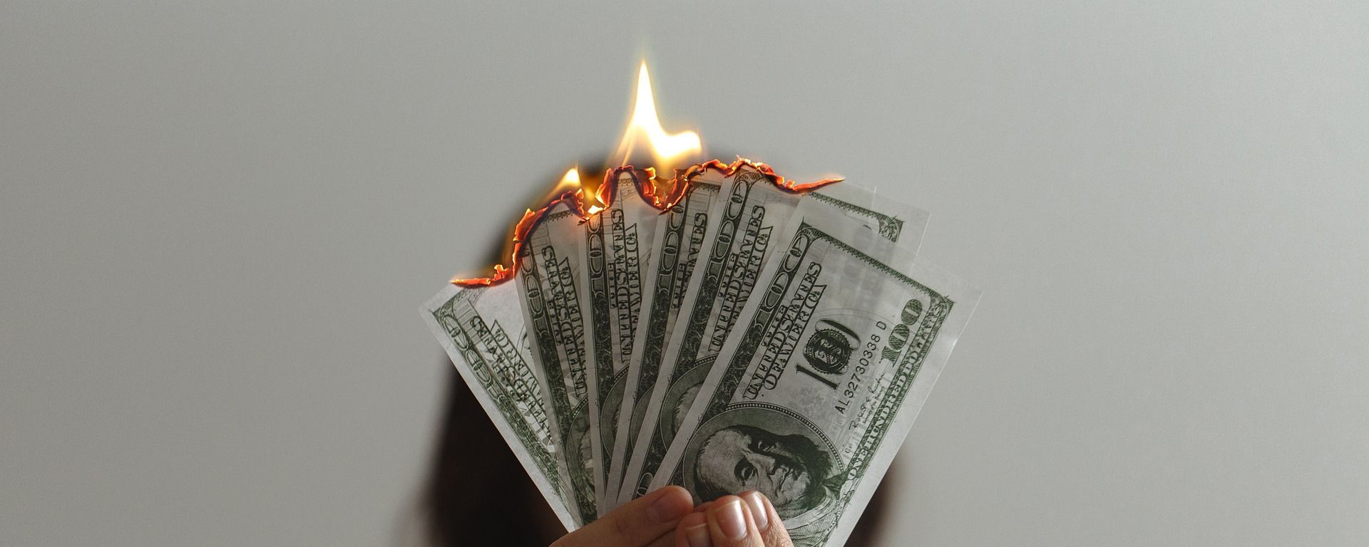 Dollars burn  - Sputnik International, 1920, 17.12.2023