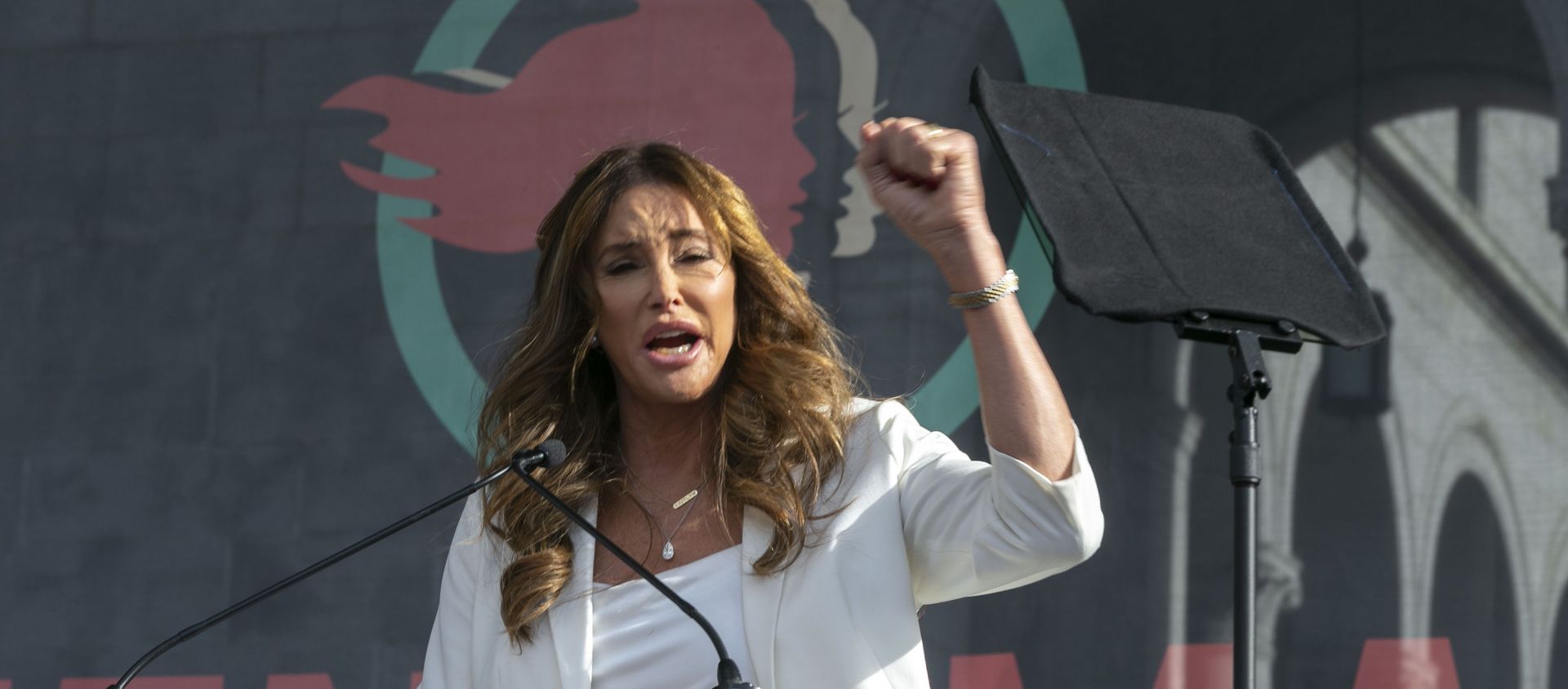 Transgender rights activist Caitlyn Jenner speaks at the 4th Women's March in Los Angeles on Saturday, Jan. 18, 2020. Thousands gathered in cities across the country Saturday as part of the nationwide Women's March rallies focused on issues such as climate change, pay equity, reproductive rights and immigration. (AP Photo/Damian Dovarganes) Transgender rights activist Caitlyn Jenner speaks at the 4th Women's March in Los Angeles on Saturday, Jan. 18, 2020. Thousands gathered in cities across the country Saturday as part of the nationwide Women's March rallies focused on issues such as climate change, pay equity, reproductive rights and immigration. (AP Photo/Damian Dovarganes) - Sputnik International, 1920, 07.04.2021