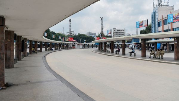 A bus stand is left deserted by striking transport workers in Bangalore (File) - Sputnik International