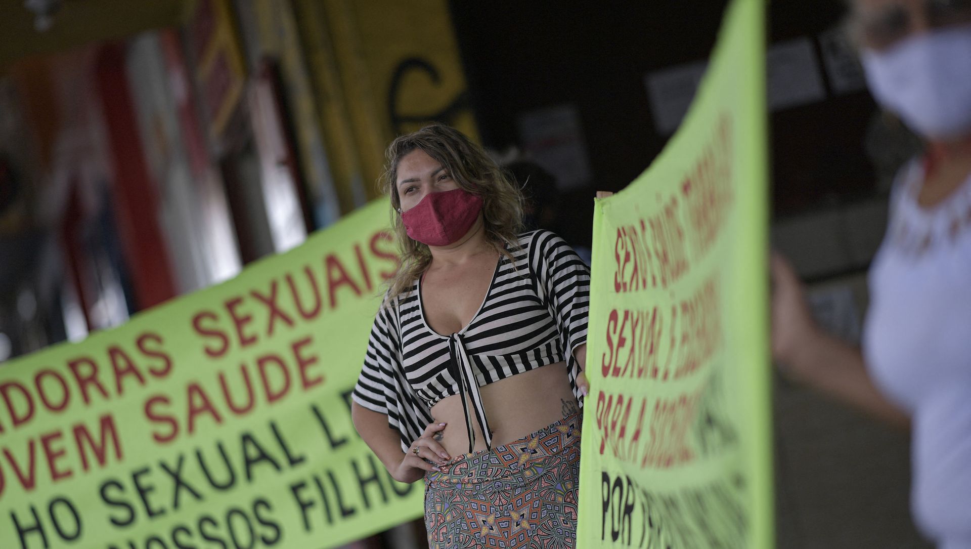 Sex workers protest at Rua Guaicurus, the main bohemian area of Belo Horizonte, in the state of Minas Gerais, Brazil on 5 April 2021, asking to be considered a priority group to receive the vaccine against COVID-19 Sex workers protest at Rua Guaicurus, the main bohemian area of Belo Horizonte, in the state of Minas Gerais, Brazil on 5 April 2021, asking to be considered a priority group to receive the vaccine against COVID-19 - Sputnik International, 1920, 07.04.2021
