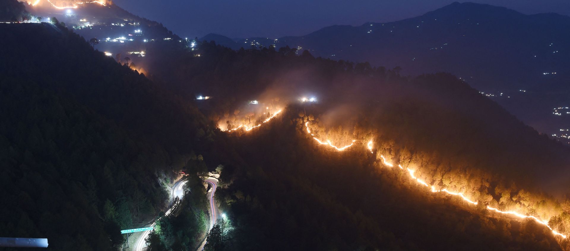 Wildfires burn in hills around New Tehri at Bourari in the Indian state of Uttarakhand (File) Wildfires burn in hills around New Tehri at Bourari in the Indian state of Uttarakhand (File) - Sputnik International, 1920, 08.04.2021
