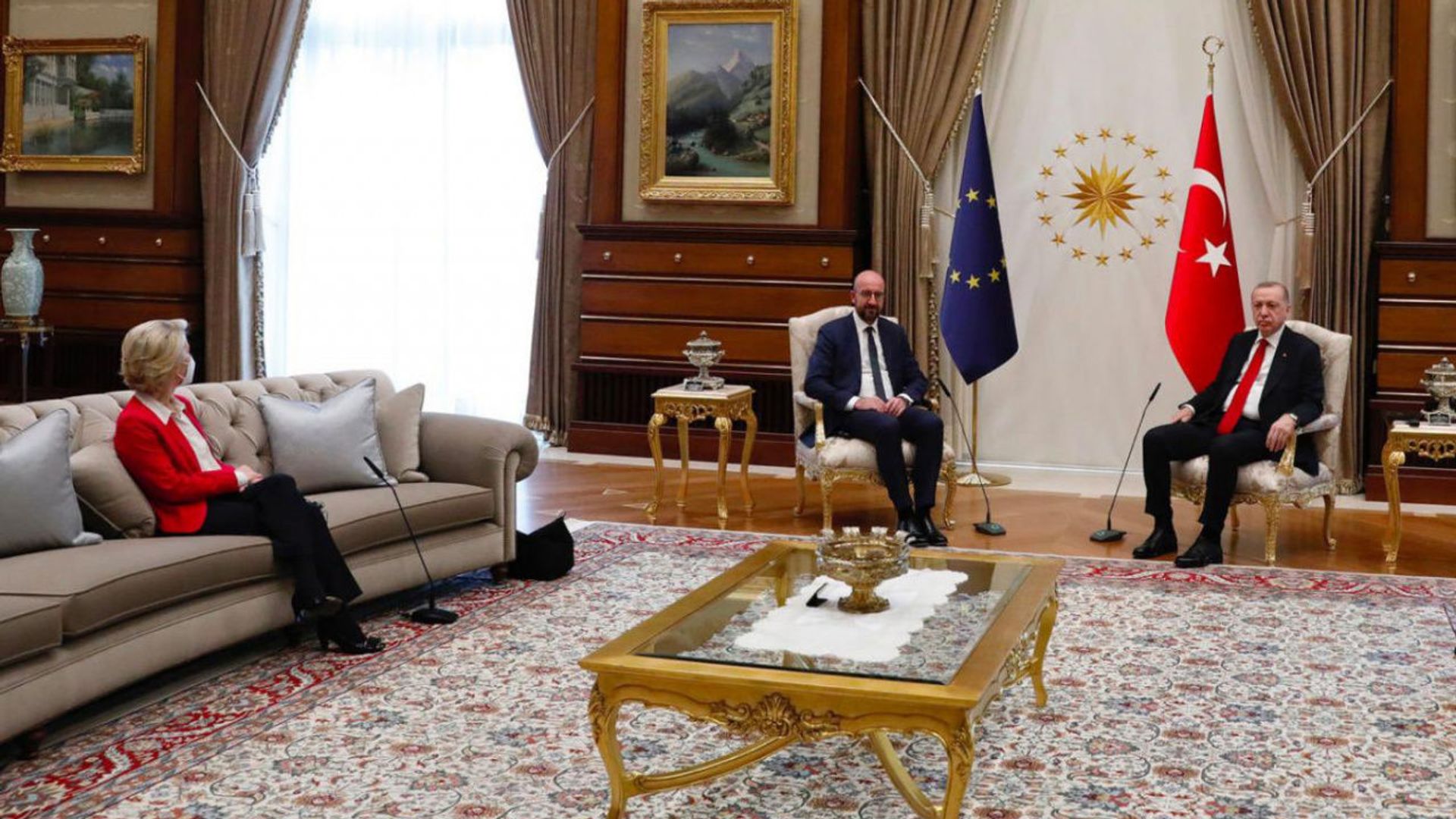 'Status Snafu': Turkey 'Almost Downgraded' von der Leyen to Michel's Aide, Media Claims - Sputnik International, 1920, 10.04.2021
