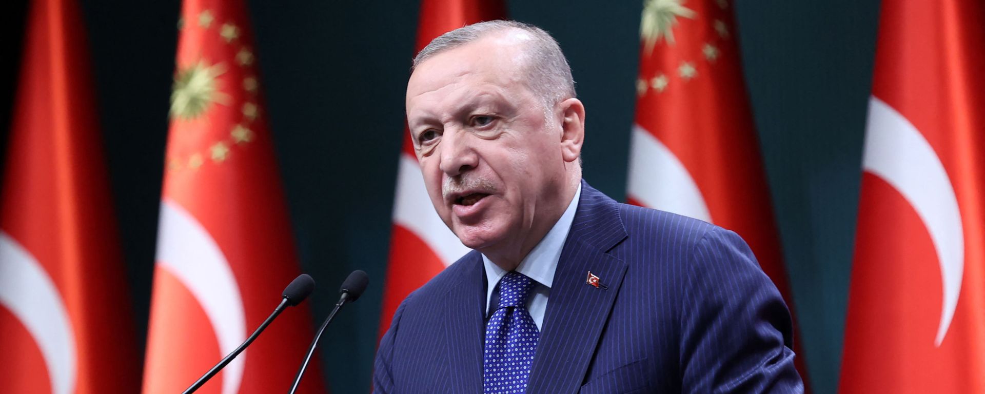 Turkish President Recep Tayyip Erdogan delivers a speech following an evaluation meeting at the Presidential Complex in Ankara on April 5, 2021. - Erdogan on April 5, 2021, accused dozens of retired admirals of eyeing a political coup by attacking his plans for a canal linking the Black Sea to the Mediterranean. Erdogan's fury was directed at a letter published by 104 former admirals over the weekend urging him to abide by the terms of the 1936 Montreux Convention. Turkish President Recep Tayyip Erdogan delivers a speech following an evaluation meeting at the Presidential Complex in Ankara on April 5, 2021. - Erdogan on April 5, 2021, accused dozens of retired admirals of eyeing a political coup by attacking his plans for a canal linking the Black Sea to the Mediterranean. Erdogan's fury was directed at a letter published by 104 former admirals over the weekend urging him to abide by the terms of the 1936 Montreux Convention. - Sputnik International, 1920, 12.11.2022