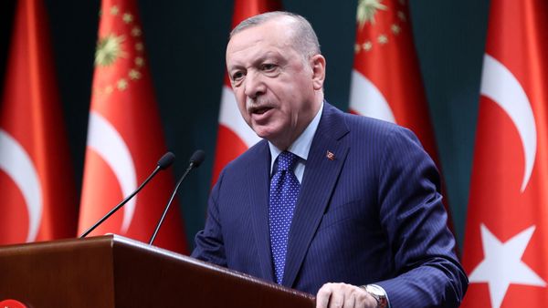 Turkish President Recep Tayyip Erdogan delivers a speech following an evaluation meeting at the Presidential Complex in Ankara on April 5, 2021. - Erdogan on April 5, 2021, accused dozens of retired admirals of eyeing a political coup by attacking his plans for a canal linking the Black Sea to the Mediterranean. Erdogan's fury was directed at a letter published by 104 former admirals over the weekend urging him to abide by the terms of the 1936 Montreux Convention. - Sputnik International