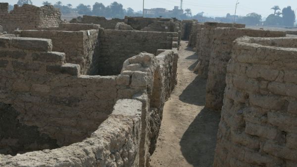 A new archaeological discovery is seen in Luxor, Egypt, in this undated handout photo. Zahi Hawass Center for Egyptology and High Council of Antiquities Joint Mission/Handout - Sputnik International