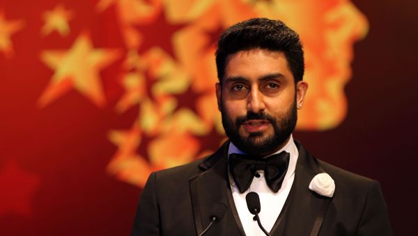 Bollywood actor Abhishek Bachchan speaks during a ceremony awarding the Global Teacher Prize, in Dubai, United Arab Emirates, Sunday, 13 March 2016 Bollywood actor Abhishek Bachchan speaks during a ceremony awarding the Global Teacher Prize, in Dubai, United Arab Emirates, Sunday, 13 March 2016 - Sputnik International