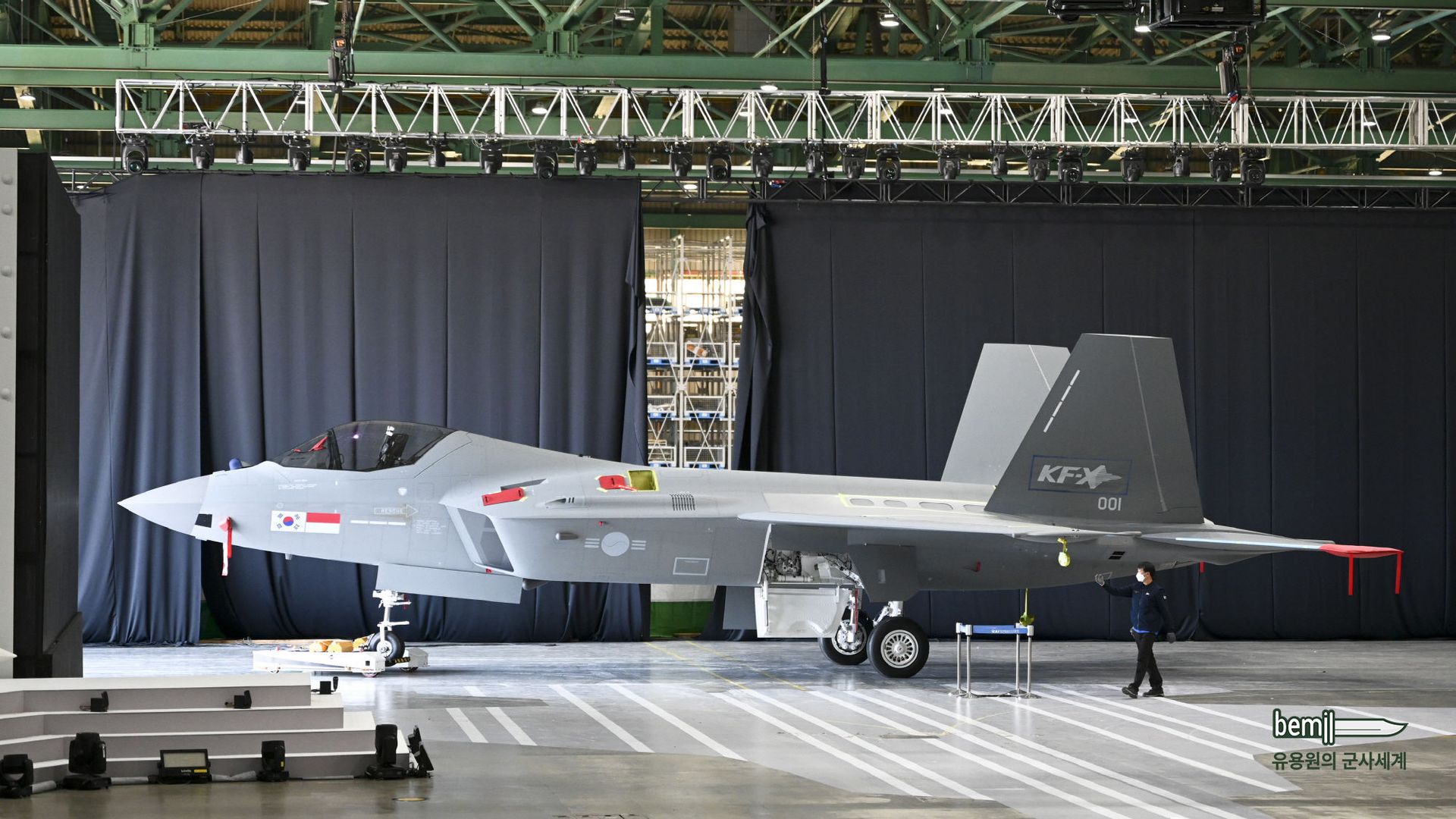 Photos: South Korea Unveils First New KF-21 ‘Boramae’ Stealth Fighter Photos: South Korea Unveils First New KF-21 ‘Boramae’ Stealth Fighter - Sputnik International, 1920, 09.04.2021