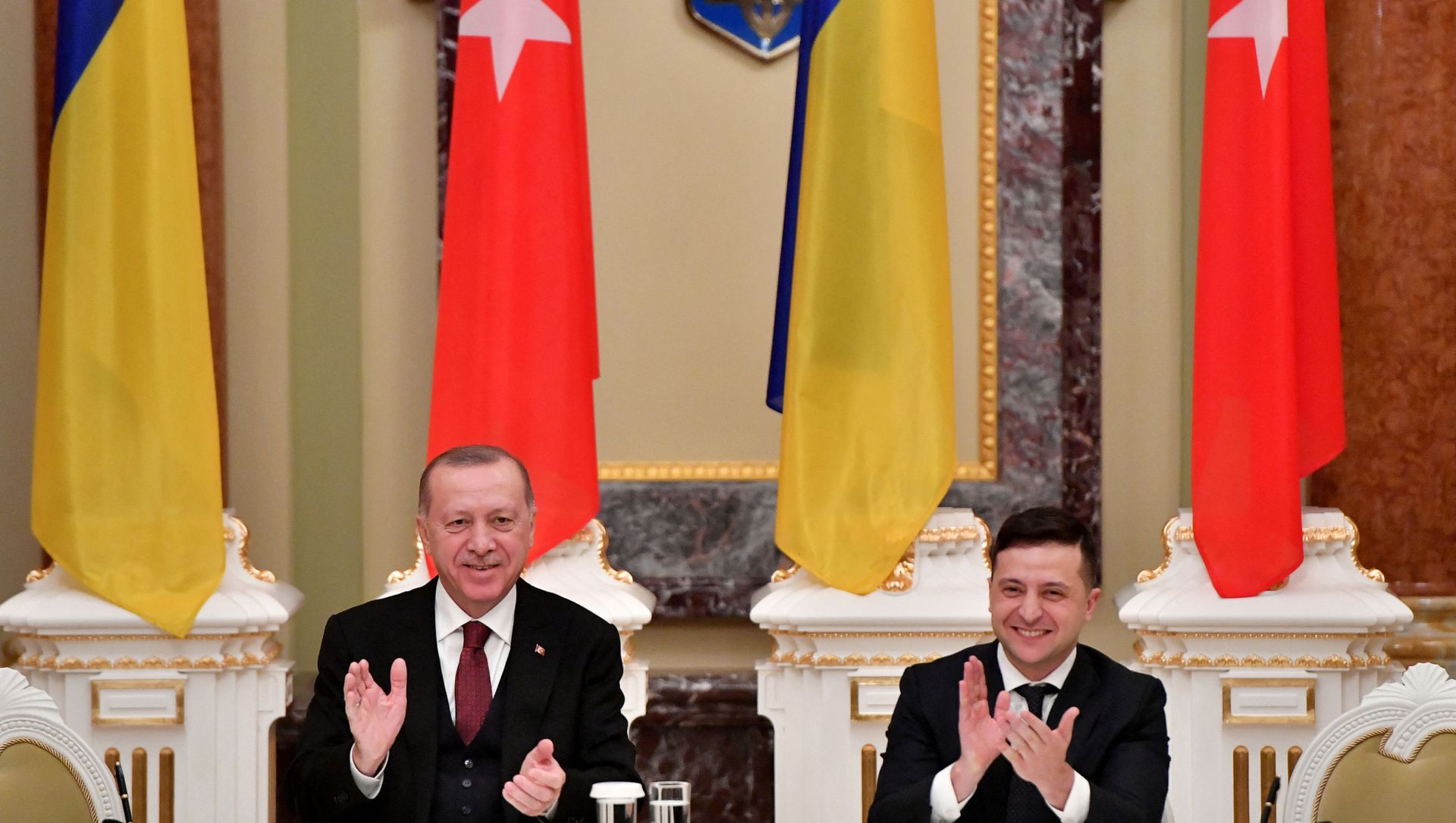 Ukrainian President Volodymyr Zelensky and his Turkish counterpart Recep Tayyip Erdogan react during a joint press conference following their meeting in Kiev on February 3, 2020. (Photo by Sergei SUPINSKY / AFP) Ukrainian President Volodymyr Zelensky and his Turkish counterpart Recep Tayyip Erdogan react during a joint press conference following their meeting in Kiev on February 3, 2020. (Photo by Sergei SUPINSKY / AFP) - Sputnik International, 1920, 10.04.2021
