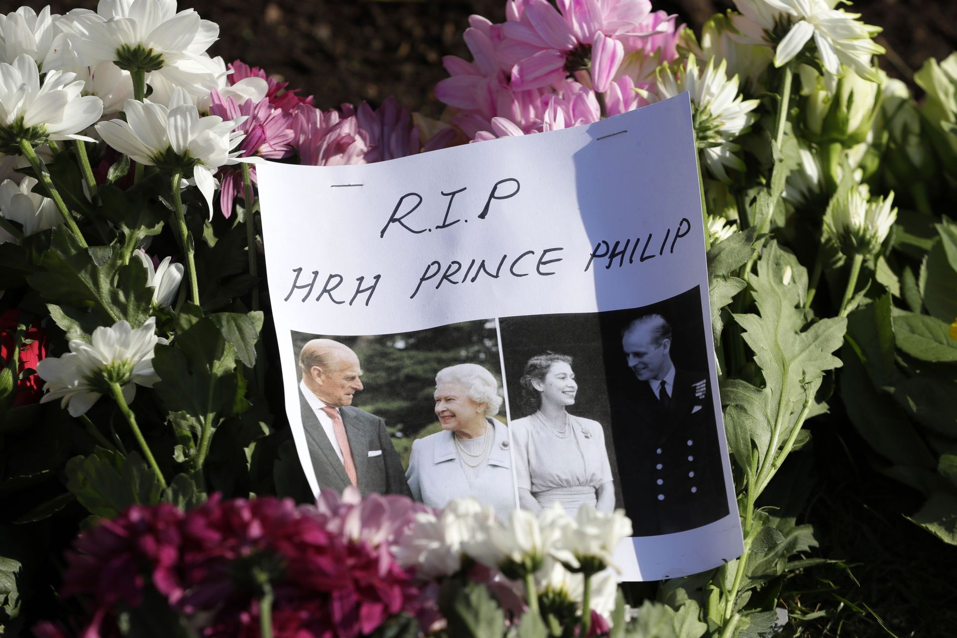 22 Members of Royal 'Bubble' Will Comfort the Queen While She Mourns Prince Philip, Report Says 22 Members of Royal 'Bubble' Will Comfort the Queen While She Mourns Prince Philip, Report Says - Sputnik International, 1920, 18.04.2021