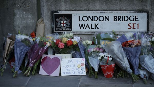 Tributes are laid to the victims of the attack by Usman Khan - Sputnik International