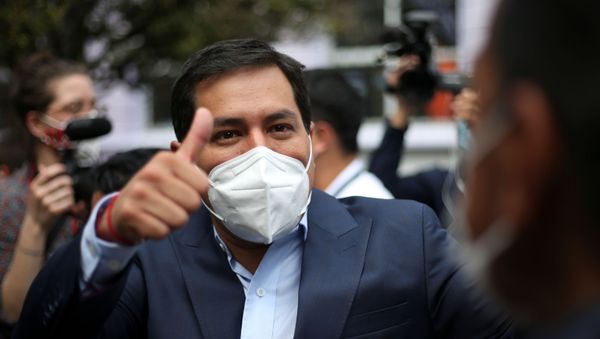 Ecuador's presidential candidate Andres Arauz gestures to the media, during the second round of presidential election, in Quito, Ecuador April 11, 2021.  - Sputnik International
