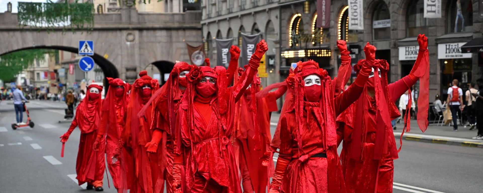 Climate acitivists from the Extinction Rebellion movement demonstrate in central Stockholm, Sweden, on August 28, 2020. - Sputnik International, 1920