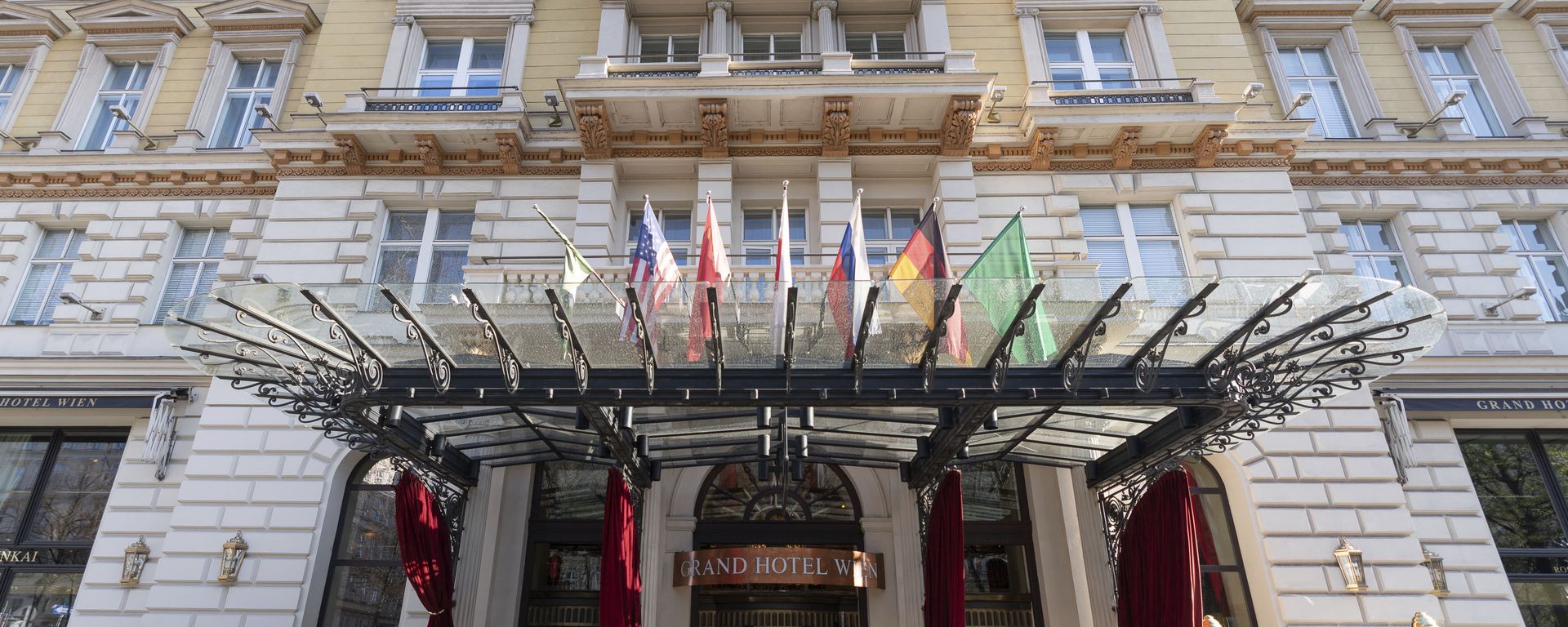 Exterior view of the 'Grand Hotel Wien' in Vienna, Austria, Friday, April 9, 2021 where closed-door nuclear talks with Iran take place. Exterior view of the 'Grand Hotel Wien' in Vienna, Austria, Friday, April 9, 2021 where closed-door nuclear talks with Iran take place. - Sputnik International, 1920, 31.01.2023