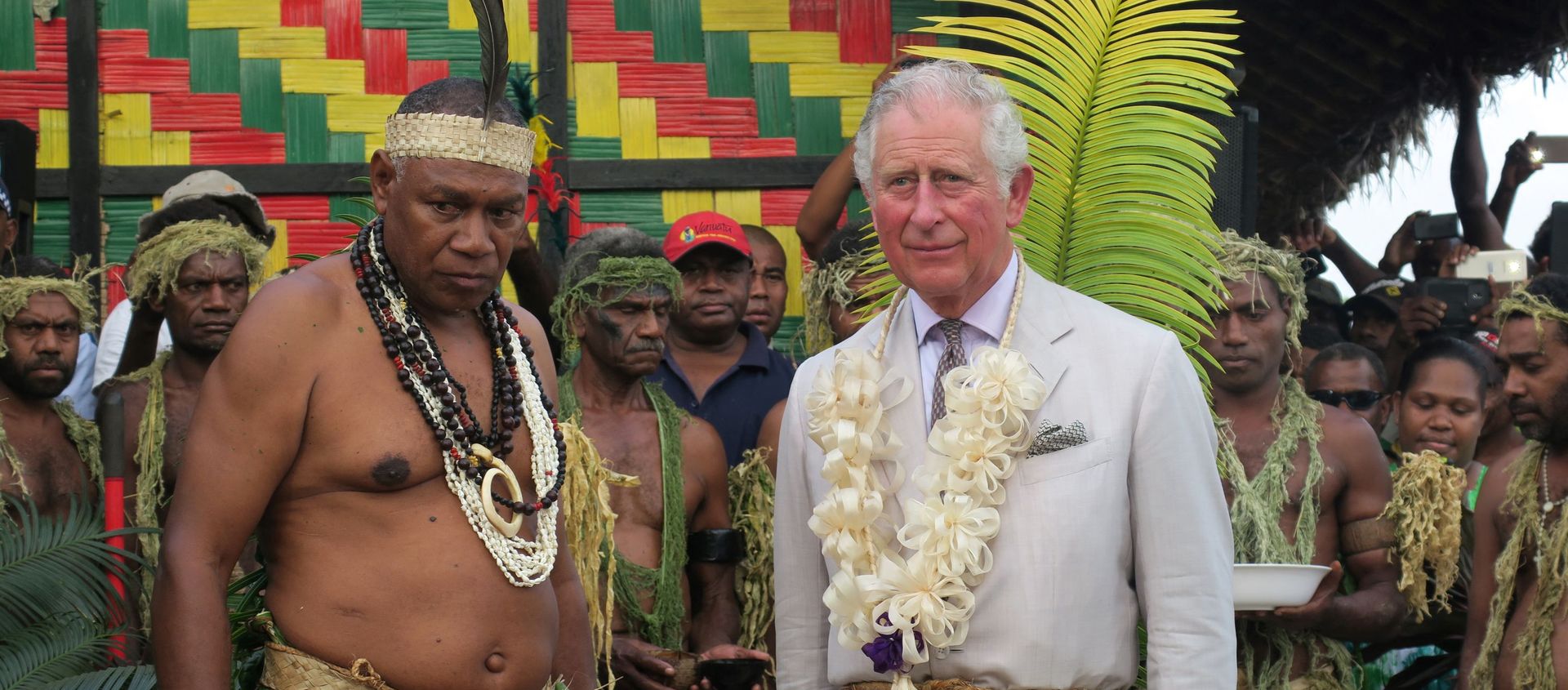 Britain's Prince Charles (R) stands with Chief Seni Mao Tirsupe, the President of the Malvatumauri Council of Chiefs, at the Chief’s Nakamal in Port Vila on April 7, 2018 Britain's Prince Charles (R) stands with Chief Seni Mao Tirsupe, the President of the Malvatumauri Council of Chiefs, at the Chief’s Nakamal in Port Vila on April 7, 2018 - Sputnik International, 1920, 13.04.2021
