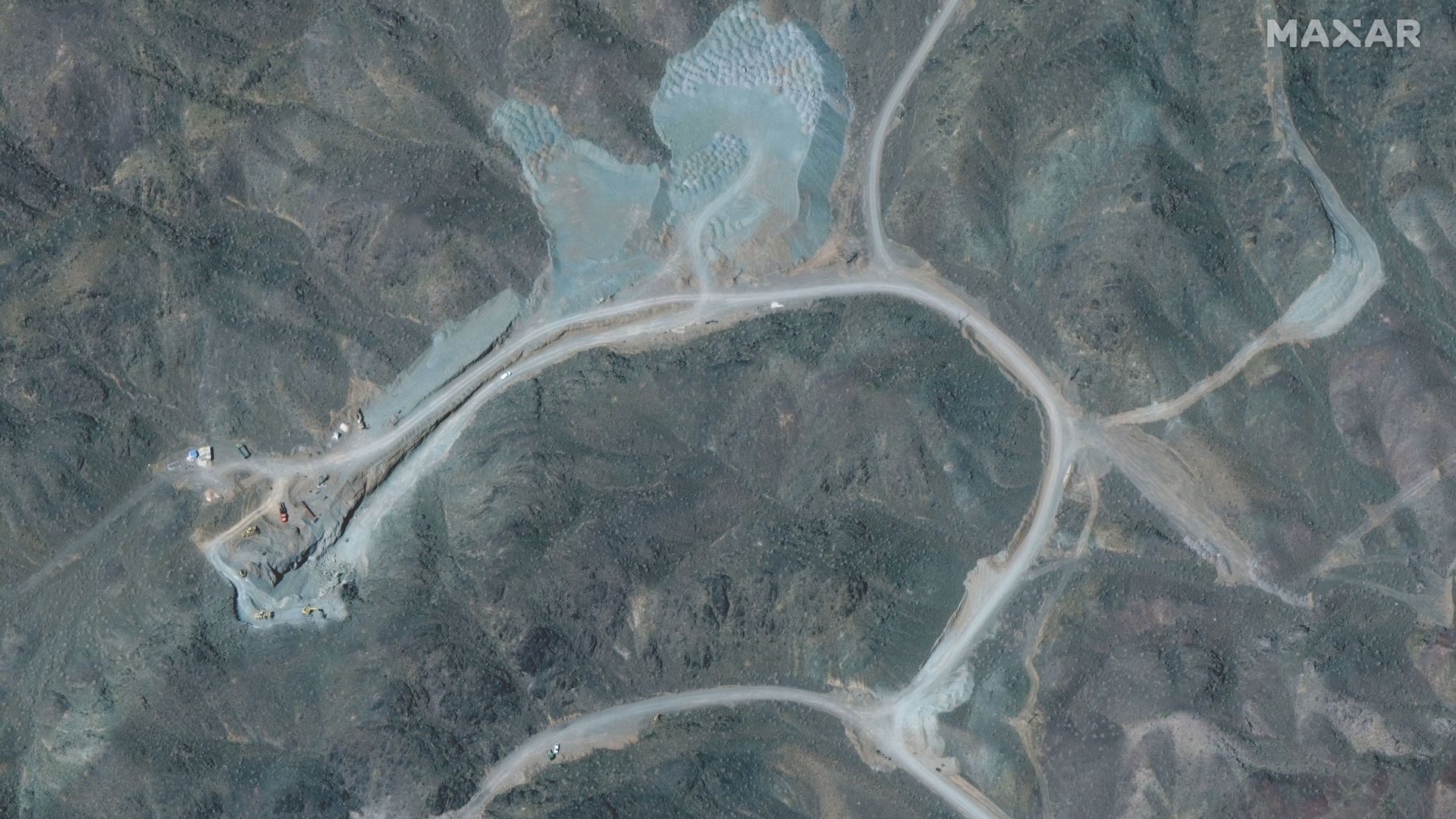 A view of the Natanz uranium enrichment facility 250 km (155 miles) south of the Iranian capital Tehran, in this Maxar Technologies satellite image taken last week and obtained by Reuters on April 12, 2021. A view of the Natanz uranium enrichment facility 250 km (155 miles) south of the Iranian capital Tehran, in this Maxar Technologies satellite image taken last week and obtained by Reuters on April 12, 2021. - Sputnik International, 1920, 17.04.2021
