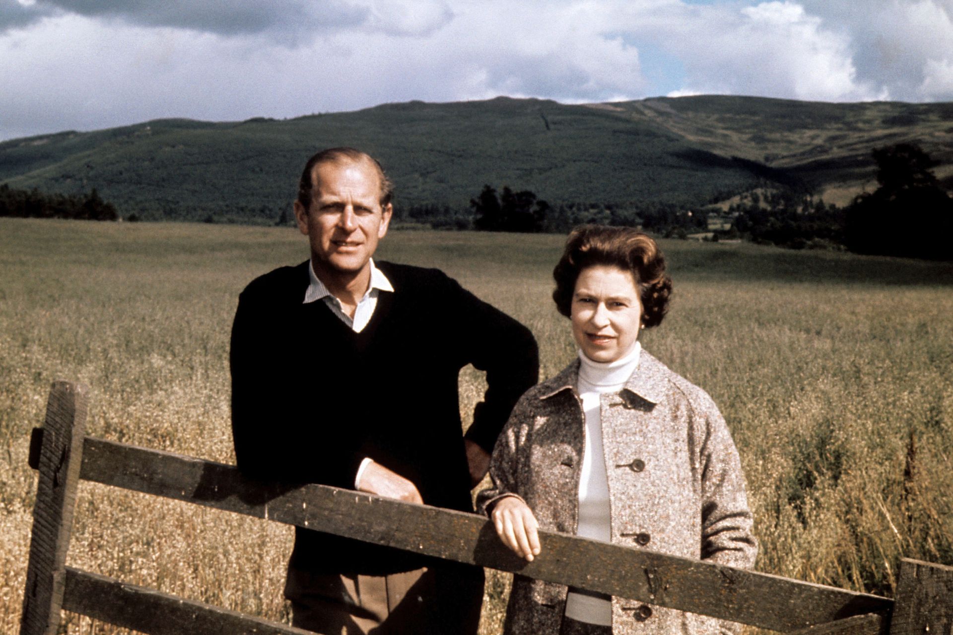 In this 1 September 1972 file photo, Britain's Queen Elizabeth II and Prince Philip pose at Balmoral, Scotland, to celebrate their Silver Wedding anniversary. Prince Philip, the irascible and tough-minded husband of Queen Elizabeth II who spent more than seven decades supporting his wife in a role that both defined and constricted his life, has died, Buckingham Palace said Friday, 9 April 2021. - Sputnik International, 1920, 24.12.2021