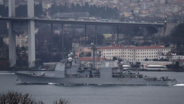 U.S. Navy guided-missile cruiser USS Monterey (CG-61) sails in the Bosphorus, on its way to the Black Sea, in Istanbul, Turkey March 19, 2021 - Sputnik International
