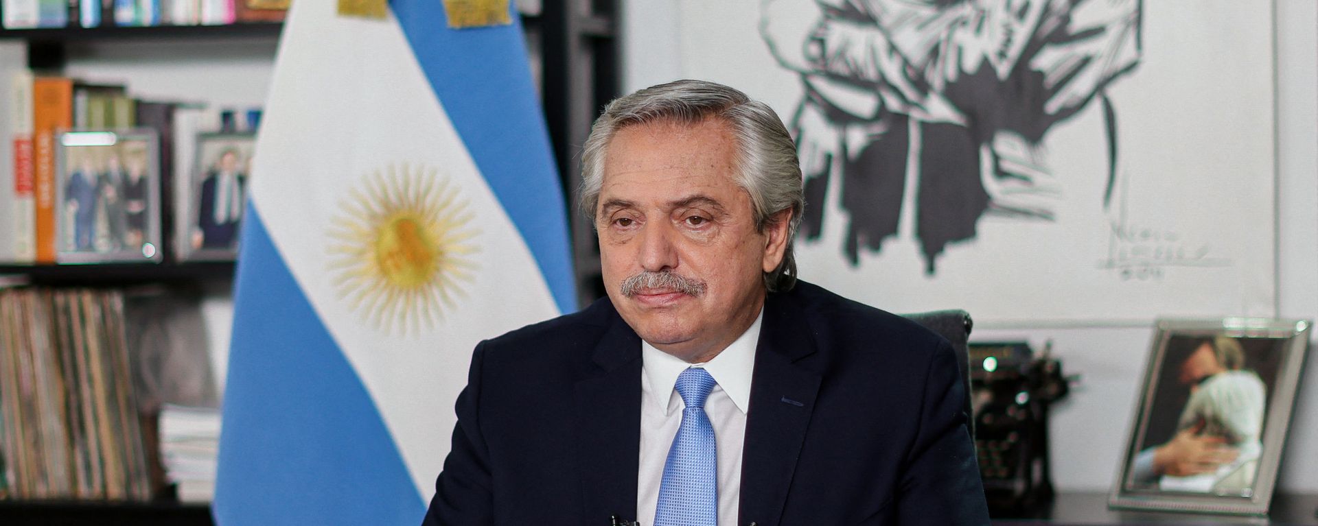 Handout picture released by Argentina's Presidency showing Argentine President Alberto Fernandez announcing new measures against the spread of the novel coronavirus, COVID-19, from Olivos Presidential Residence in Olivos, Buenos Aires, on April 14, 2021. - Sputnik International, 1920, 18.04.2022