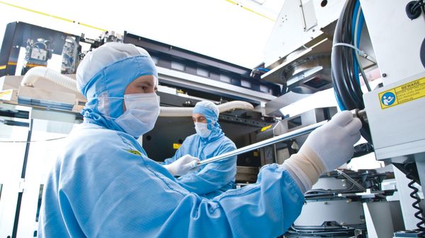 ASML Veldhoven cleanroom DUV assembly  - Sputnik International