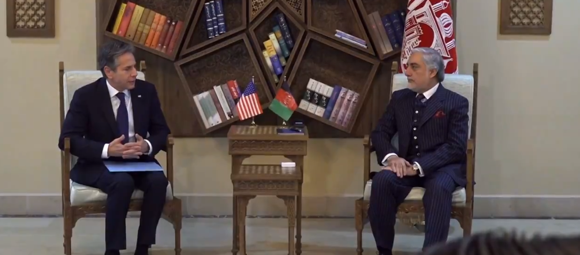 Secretary of State Antony Blinken (left) meets with Afghan chairman of the high council for national reconciliation during a surprise visit to Kabul, Afghanistan on Thursday, 15 April, 2021. Secretary of State Antony Blinken (left) meets with Afghan chairman of the high council for national reconciliation during a surprise visit to Kabul, Afghanistan on Thursday, 15 April, 2021. - Sputnik International, 1920, 15.04.2021
