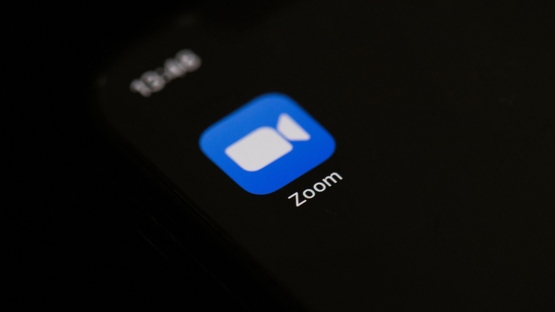 This illustration picture taken on May 27, 2020 in Paris shows the logo of the social network application Zoom on the screen of a phone This illustration picture taken on May 27, 2020 in Paris shows the logo of the social network application Zoom on the screen of a phone - Sputnik International, 1920, 05.05.2021