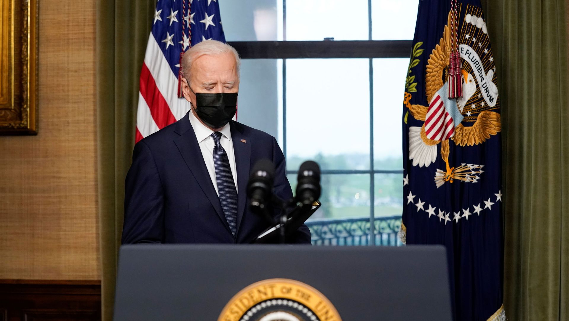 U.S. President Joe Biden arrives to deliver remarks on his plan to withdraw American troops from Afghanistan, at the White House, Washington, U.S., April 14, 2021. U.S. President Joe Biden arrives to deliver remarks on his plan to withdraw American troops from Afghanistan, at the White House, Washington, U.S., April 14, 2021. - Sputnik International, 1920, 15.04.2021