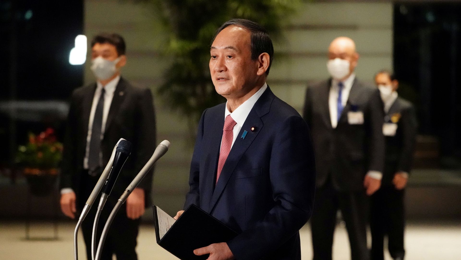 Japanese Prime Minister Yoshihide Suga speaks to media after announcing that Tokyo, Kyoto and Okinawa will have pre-emergency status under a new prevention law during a government task force meeting at the prime minister's office, Tokyo, Japan, April 9, 2021. Japanese Prime Minister Yoshihide Suga speaks to media after announcing that Tokyo, Kyoto and Okinawa will have pre-emergency status under a new prevention law during a government task force meeting at the prime minister's office, Tokyo, Japan, April 9, 2021. - Sputnik International, 1920, 16.04.2021