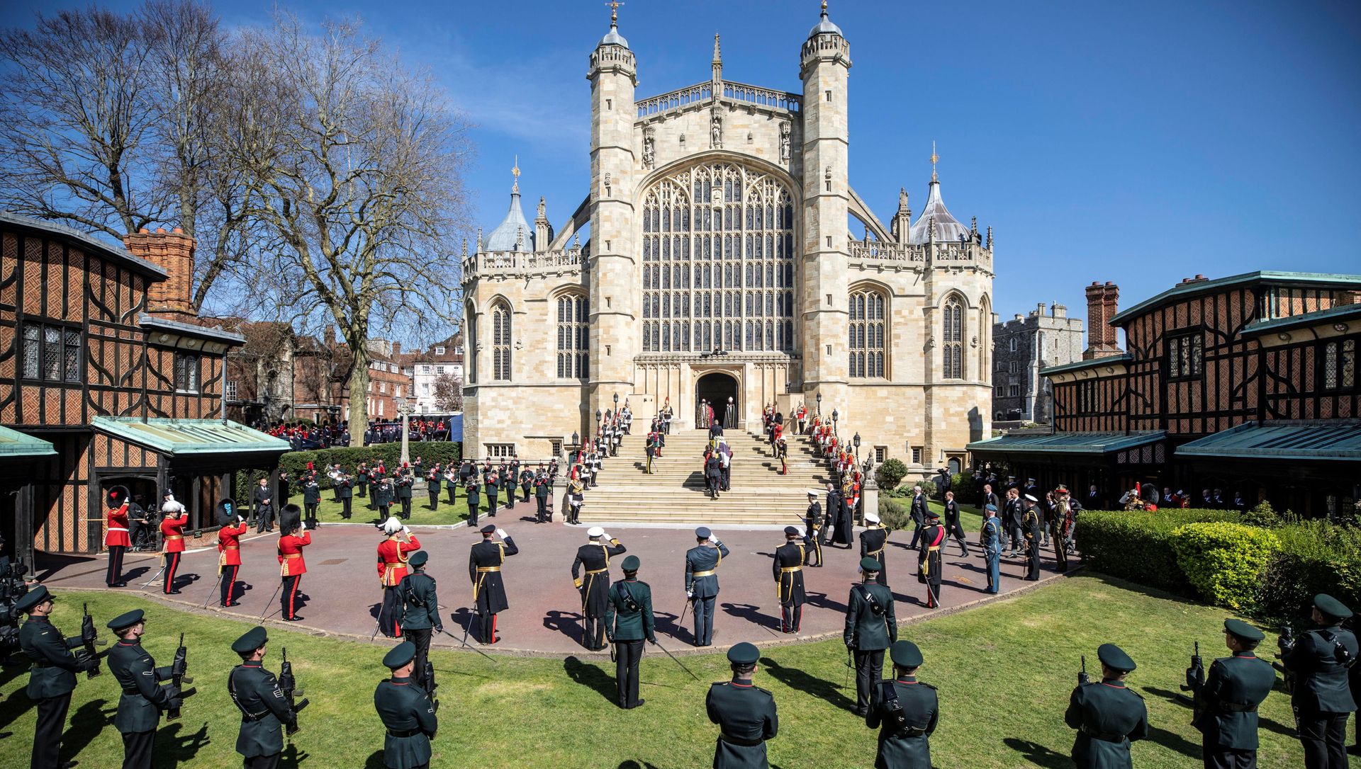 The coffin of Britain's Prince Philip, husband of Queen Elizabeth, who died at the age of 99, is taken into St. George's Chapel for a funeral service, in Windsor, Britain, April 17, 2021. The coffin of Britain's Prince Philip, husband of Queen Elizabeth, who died at the age of 99, is taken into St. George's Chapel for a funeral service, in Windsor, Britain, April 17, 2021. - Sputnik International, 1920, 24.04.2021