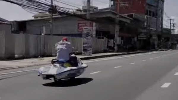Jet Ski Spotted in Unlikely Place - Sputnik International