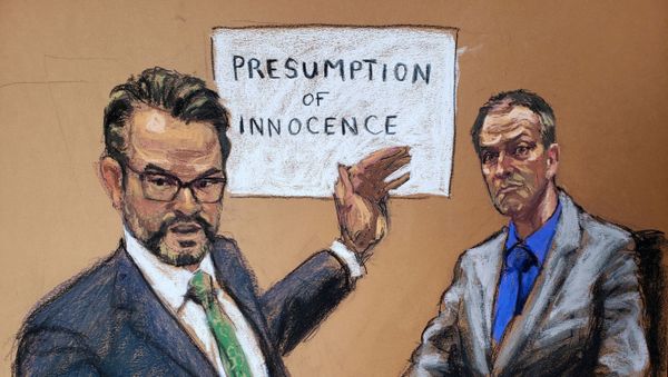 Former Minneapolis police officer Derek Chauvin listens as defence attorney Eric Nelson makes closing arguments during Chauvin's trial for second-degree murder, third-degree murder and second-degree manslaughter in the death of George Floyd in Minneapolis, Minnesota, U.S. April 19, 2021 in this courtroom sketch. REUTERS/Jane Rosenberg - Sputnik International