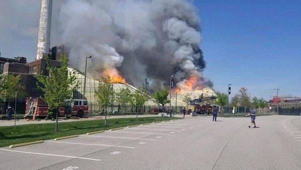 Domino Sugar factory in Baltimore catches strong fire on 20 April, 2021 - Sputnik International
