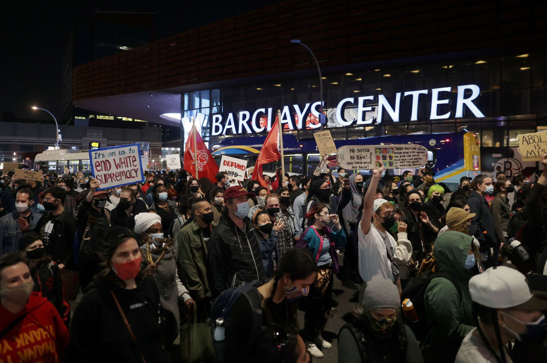 Hundreds of Demonstrators Begin March in New York Hundreds of Demonstrators Begin March in New York - Sputnik International, 1920, 21.04.2021